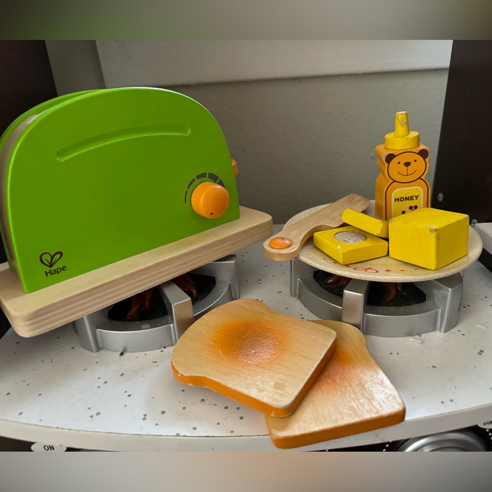 Hape Bread/Toaster wooden toy